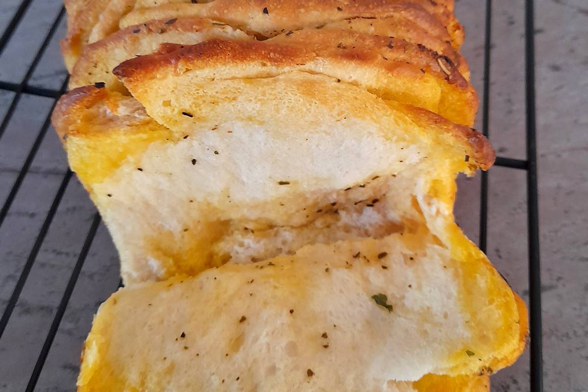 Pull apart cheese bread